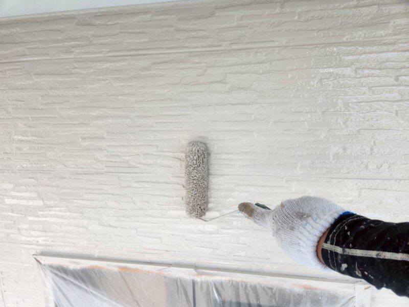 福岡県糟屋郡新宮町下府のH様邸でシーリングの割れや外壁の劣化を補修する外壁塗装工事を行いました。2025年10月2日完成です。【チラシより】