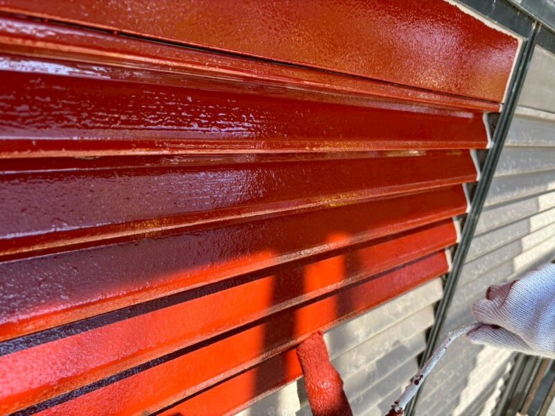 福岡県福岡市東区土井のU様邸で外壁のひび割れや塗膜の劣化を補修し屋根の防水性を高める外壁屋根塗装工事を行いました。2025年10月17日完成です。【HPより】