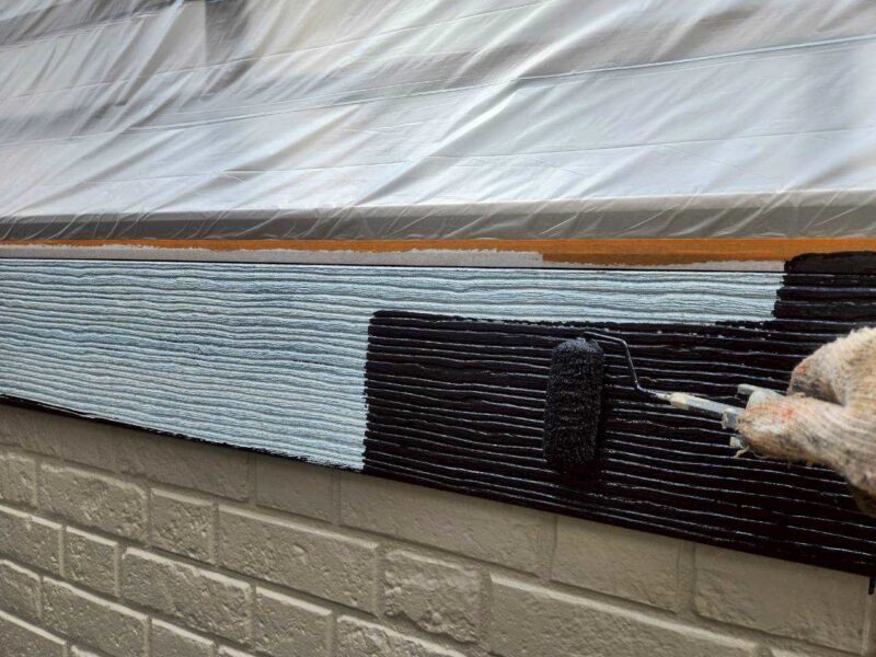 福岡県糟屋郡新宮町下府のH様邸でシーリングの割れや外壁の劣化を補修する外壁塗装工事を行いました。2025年10月2日完成です。【チラシより】