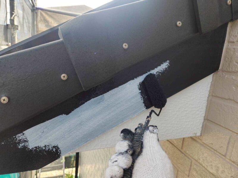 福岡県糟屋郡新宮町下府のH様邸でシーリングの割れや外壁の劣化を補修する外壁塗装工事を行いました。2025年10月2日完成です。【チラシより】