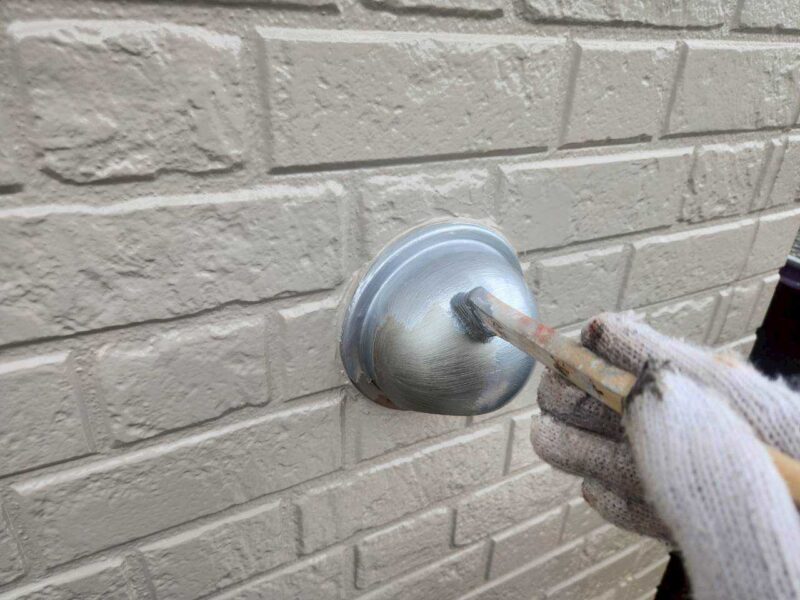 福岡県糟屋郡新宮町下府のH様邸でシーリングの割れや外壁の劣化を補修する外壁塗装工事を行いました。2025年10月2日完成です。【チラシより】