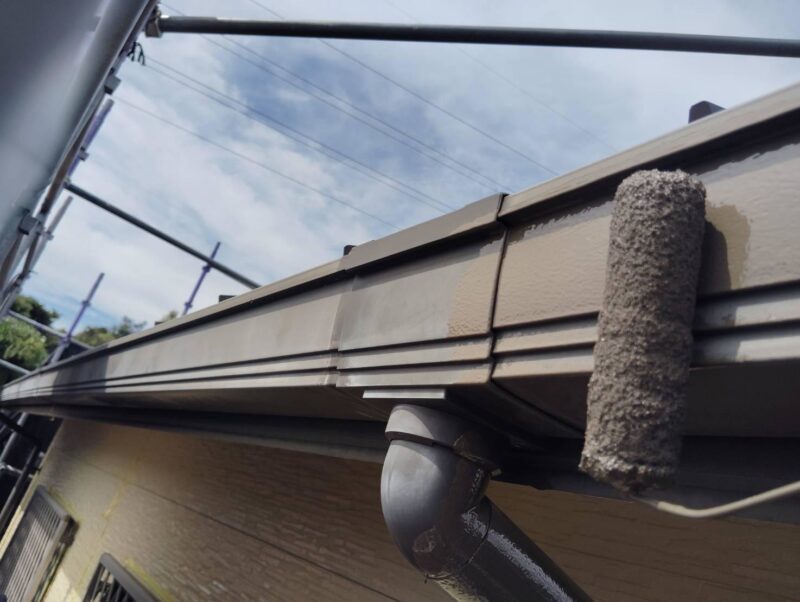 福岡県福岡市東区香椎台のN様邸でシーリングの劣化や帯の汚れを整える外壁クリヤー塗装工事を行いました。2025年10月14日完成です。【HPより】