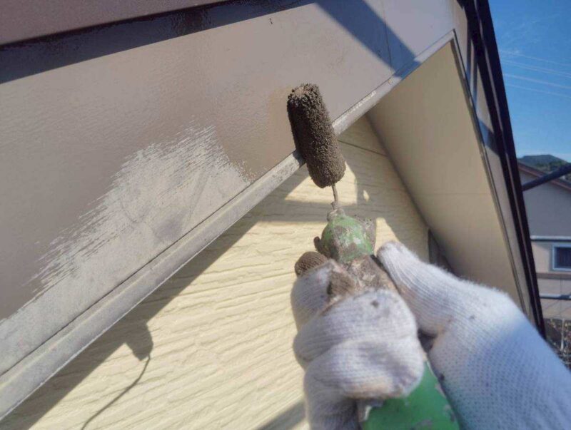 福岡県福岡市東区香椎台のN様邸でシーリングの劣化や帯の汚れを整える外壁クリヤー塗装工事を行いました。2025年10月14日完成です。【HPより】