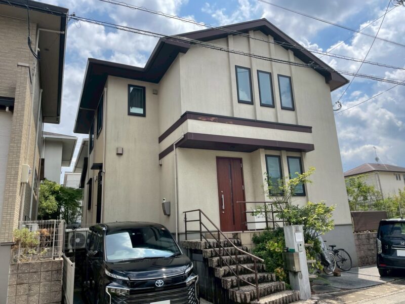 福岡県筑紫野市紫のO様邸で外壁の汚れと色あせを改善する外壁塗装工事を行いました。2025年11月14日完成です。【HPより】
