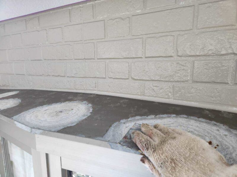 福岡県糟屋郡新宮町下府のH様邸でシーリングの割れや外壁の劣化を補修する外壁塗装工事を行いました。2025年10月2日完成です。【チラシより】