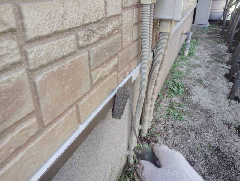 福岡県福岡市東区香椎台のN様邸でシーリングの劣化や帯の汚れを整える外壁クリヤー塗装工事を行いました。2025年10月14日完成です。【HPより】