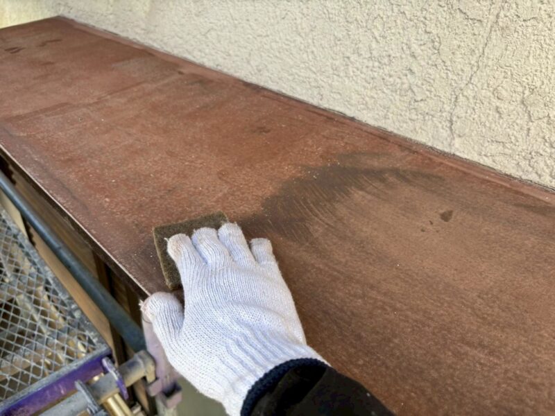 福岡県福岡市東区土井のU様邸で外壁のひび割れや塗膜の劣化を補修し屋根の防水性を高める外壁屋根塗装工事を行いました。2025年10月17日完成です。【HPより】