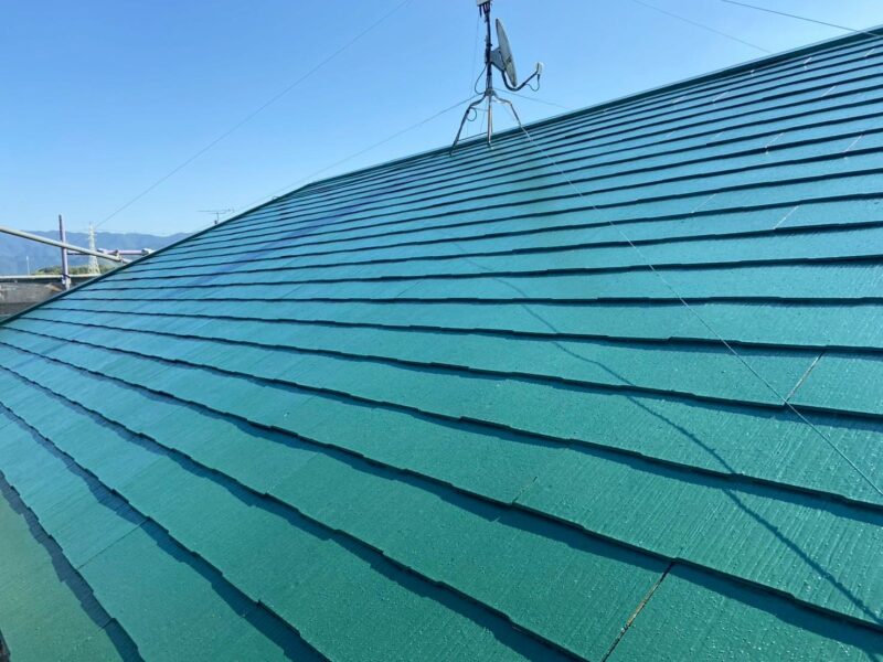 福岡県古賀市今の庄のT様邸で屋根の防水性を回復し住まいを守る屋根塗装工事を行いました。2025年11月15日完成です。【HPより】