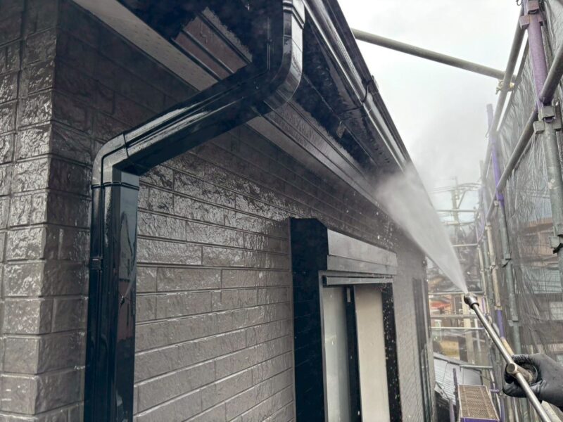 福岡県福岡市東区香椎のN様邸で外壁と屋根を保護し美観を取り戻す塗装工事を行いました。2025年11月11日完成です。【HPより】