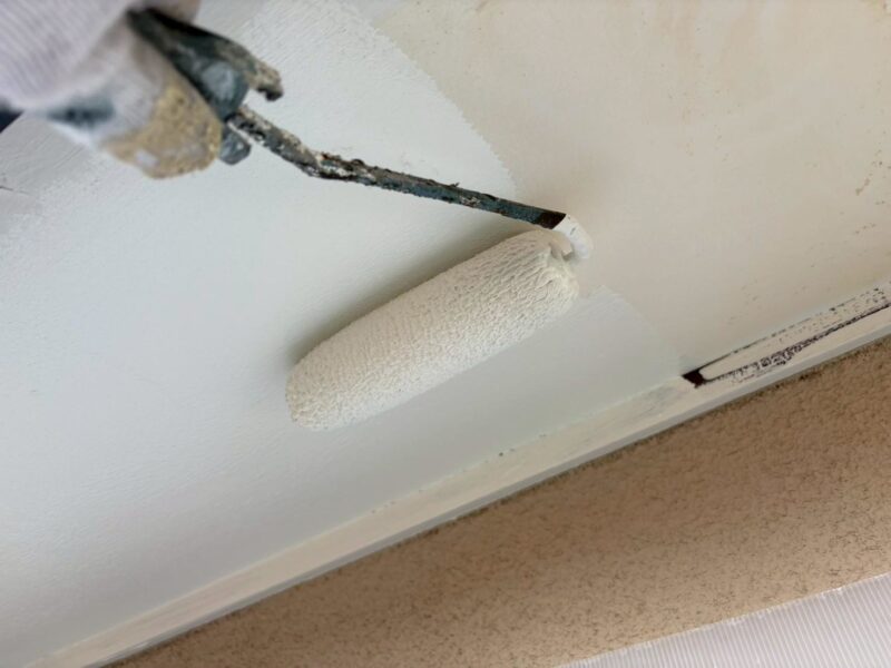 福岡県古賀市天神のO様邸で雨漏りの原因を改善し屋根を守る陸屋根カバー工法と一部塗装工事を行いました。2025年11月1日完成です。【HPより】