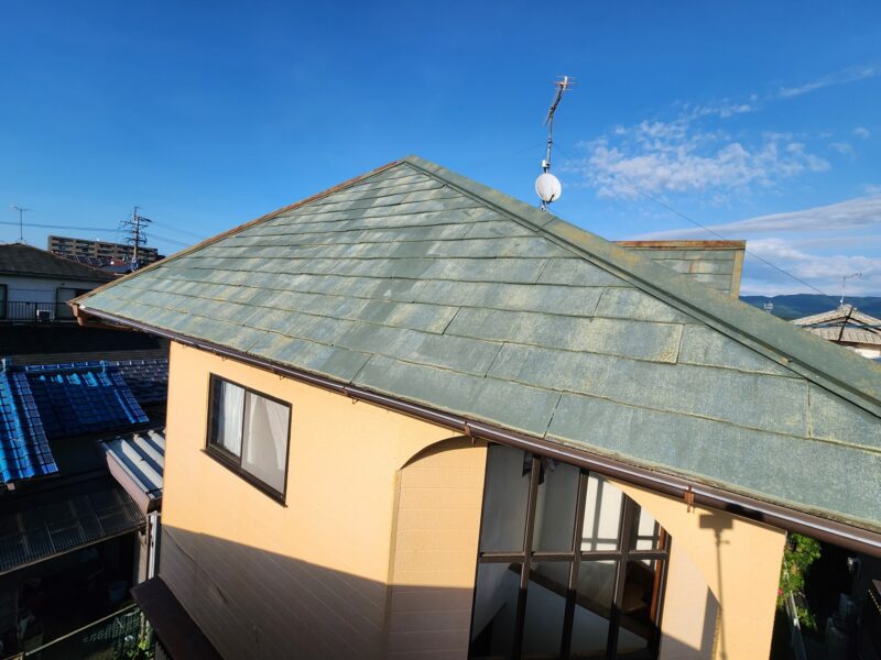 福岡県古賀市今の庄のT様邸で屋根の防水性を回復し住まいを守る屋根塗装工事を行いました。2025年11月15日完成です。【HPより】