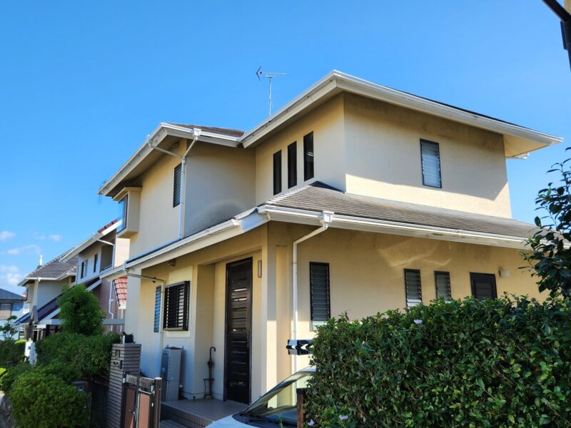 福岡県糟屋郡新宮町桜山手のY様邸で外壁と屋根の防水性を高め住まい全体の美観を整える外壁屋根塗装工事を行いました。2025年12月18日完成です。【HPより】