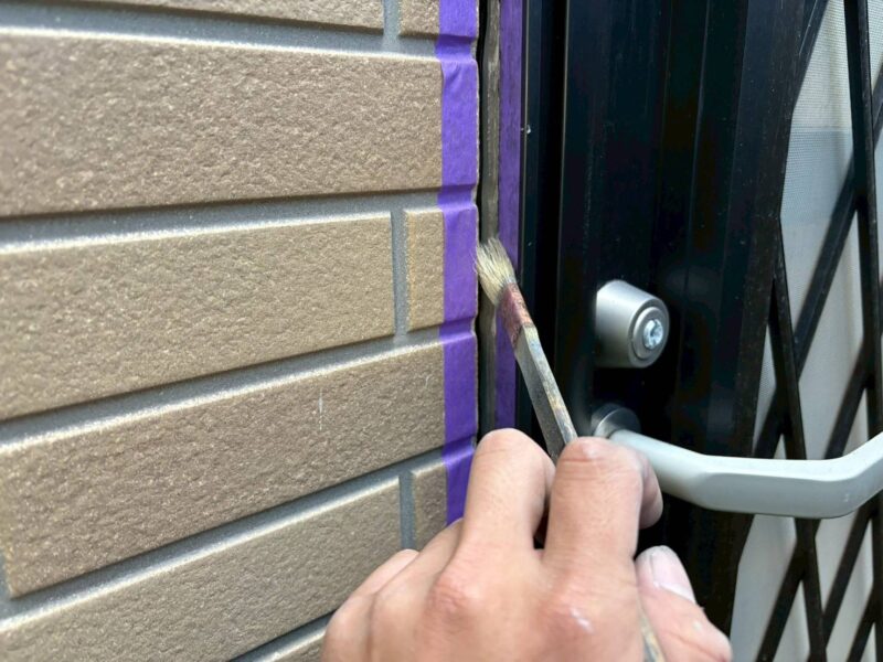 福岡県福岡市早良区飯倉のW様邸で外壁と屋根を保護し美しさを取り戻す塗装工事を行っています。2025年11月1日着工です。【ご紹介より】