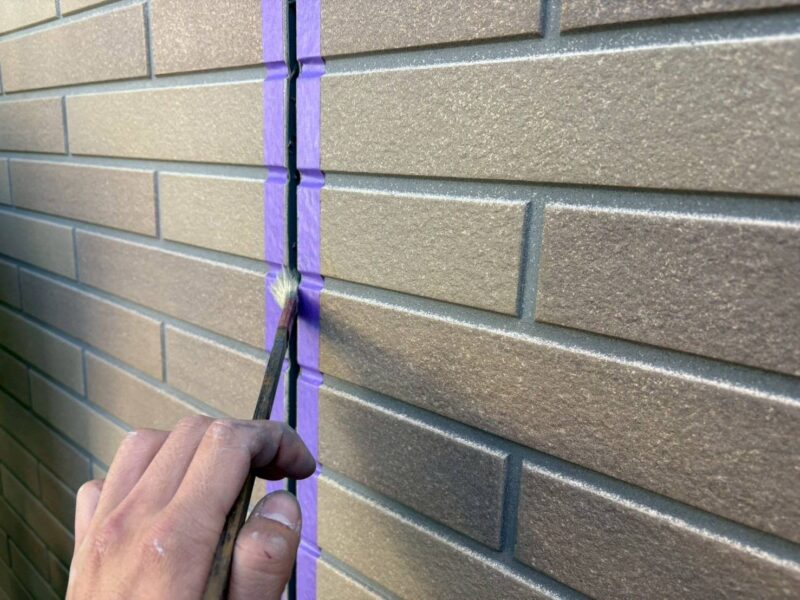 福岡県福岡市早良区飯倉のW様邸で外壁と屋根を保護し美しさを取り戻す塗装工事を行っています。2025年11月1日着工です。【ご紹介より】