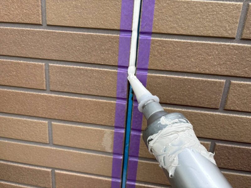 福岡県福岡市早良区飯倉のW様邸で外壁と屋根を保護し美しさを取り戻す塗装工事を行っています。2025年11月1日着工です。【ご紹介より】