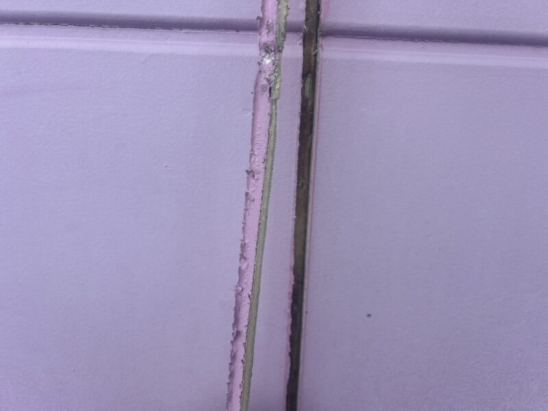 福岡県福岡市西区西の丘のN様邸で外壁の防水性を回復し美観を整える外壁塗装工事を行っています。2025年11月12日着工です。【HPより】