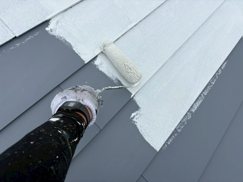 福岡県福岡市早良区飯倉のW様邸で外壁と屋根を保護し美しさを取り戻す塗装工事を行っています。2025年11月1日着工です。【ご紹介より】