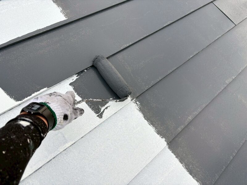 福岡県福岡市早良区飯倉のW様邸で外壁と屋根を保護し美しさを取り戻す塗装工事を行っています。2025年11月1日着工です。【ご紹介より】