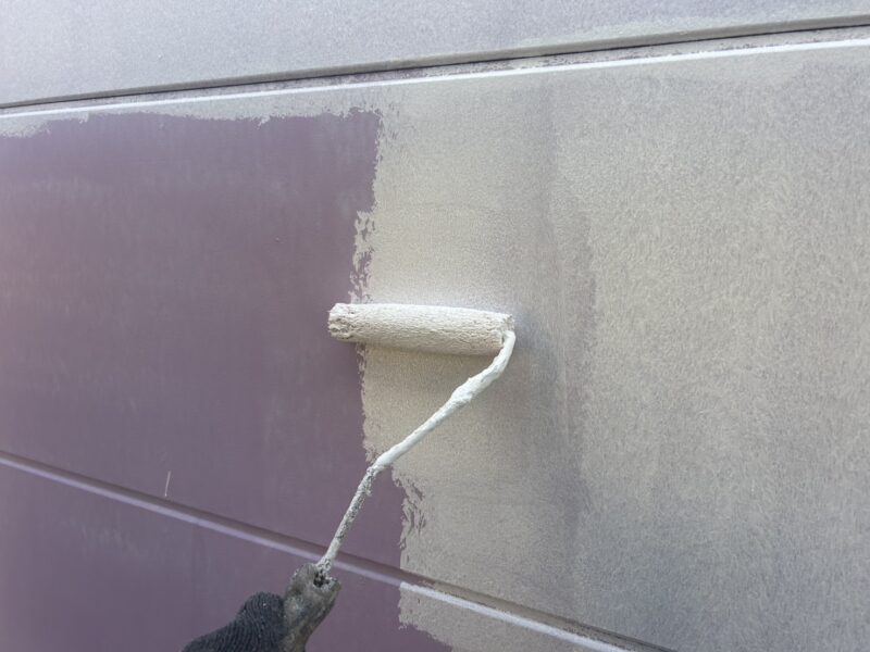 福岡県福岡市西区西の丘のN様邸で外壁の防水性を回復し美観を整える外壁塗装工事を行っています。2025年11月12日着工です。【HPより】