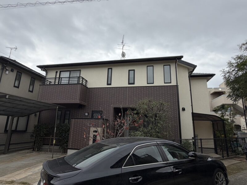 福岡県福岡市早良区飯倉のW様邸で外壁と屋根を保護し美しさを取り戻す塗装工事を行いました。2025年12月5日完成です。【ご紹介より】