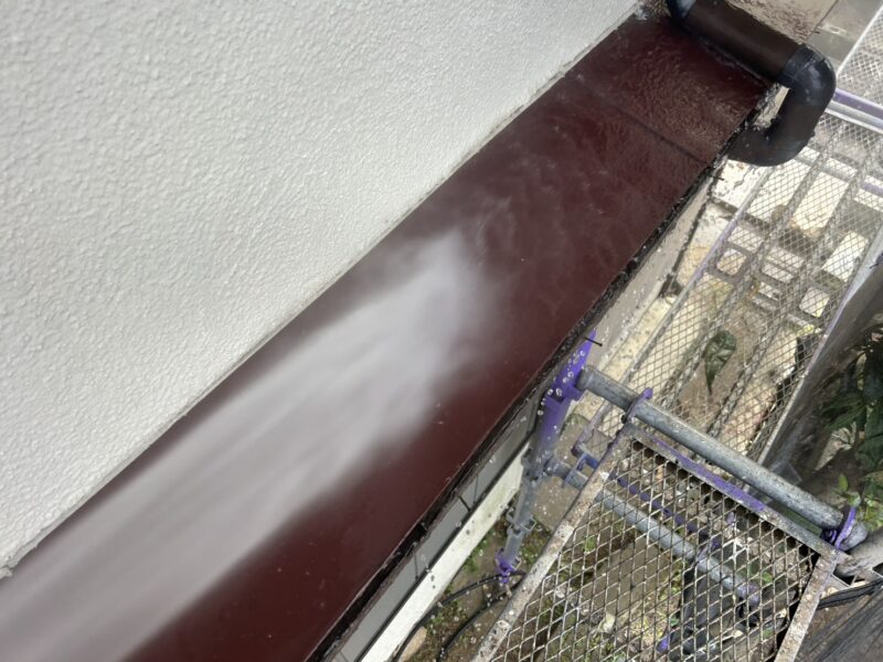 福岡県太宰府市青山のI様邸で外壁の汚れと屋根の色あせを改善する外壁塗装と屋根塗装工事を行っています。2025年11月22日着工です。【HPより】