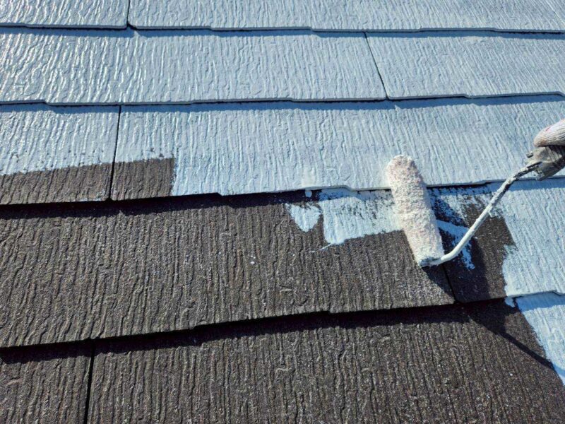 福岡県福岡市東区香椎のK様邸で外壁の艶引けと目地劣化を抑える外壁クリア塗装と、屋根の退色を保護する屋根塗装工事を行いました。2025年12月23日完成です。【HPより】