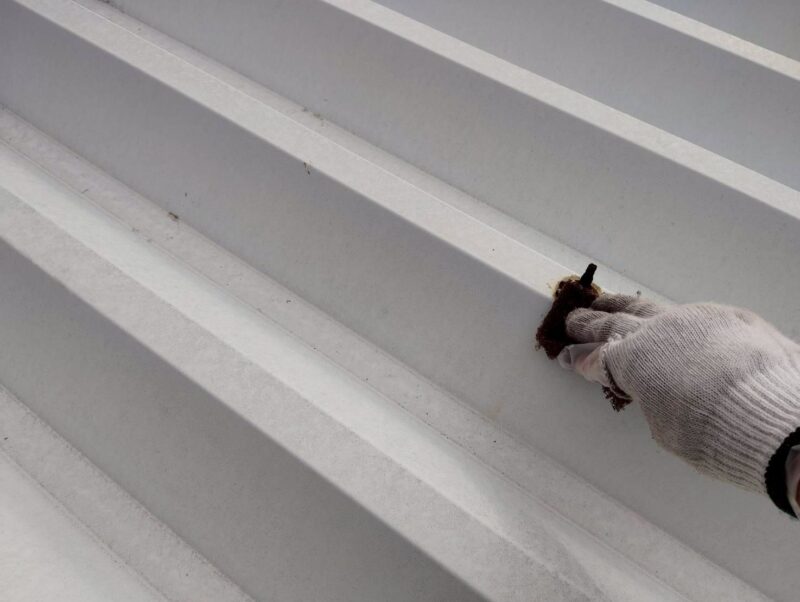 福岡県福岡市博多区博多駅南のSマンション様で、屋根の保護性能を高め外壁の美観を長持ちさせる屋根塗装・外壁クリヤー塗装工事を行いました。2025年12月23日完成です。【HPより】