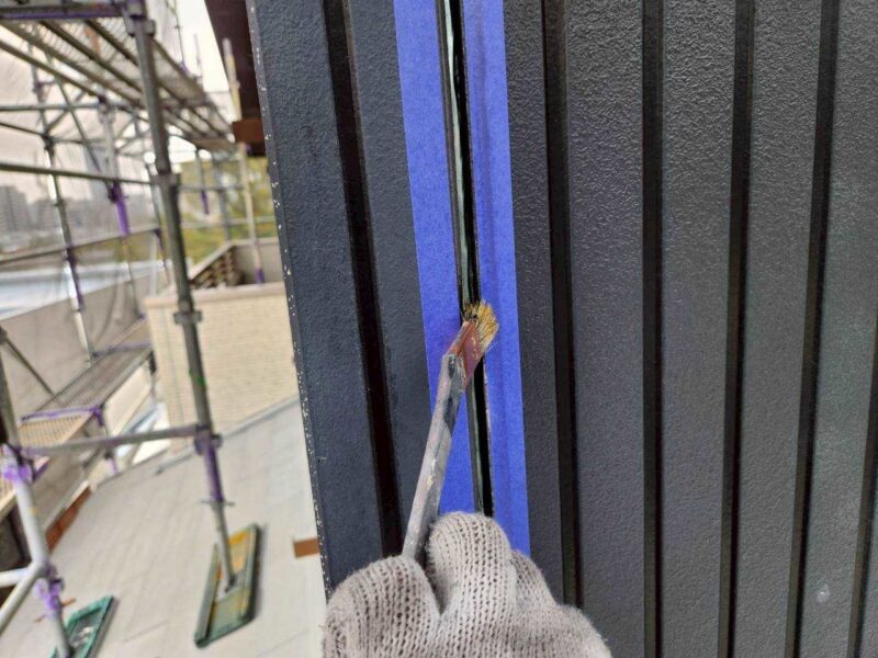 福岡県福岡市東区香住ケ丘のS様邸で外壁のひび割れと屋根の色あせを改善する外壁塗装と屋根塗装工事を行いました。2025年12月13日完成です。【チラシより】