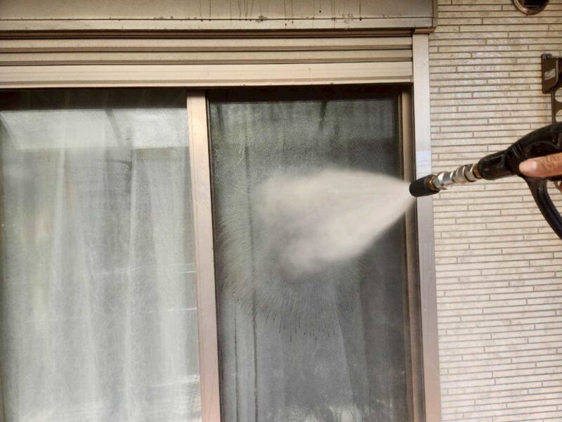 福岡県福岡市東区香住ケ丘のS様邸で外壁のひび割れと屋根の色あせを改善する外壁塗装と屋根塗装工事を行いました。2025年12月13日完成です。【チラシより】