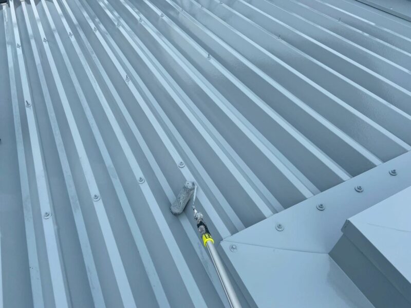 福岡県福岡市博多区博多駅南のSマンション様で、屋根の保護性能を高め外壁の美観を長持ちさせる屋根塗装・外壁クリヤー塗装工事を行いました。2025年12月23日完成です。【HPより】