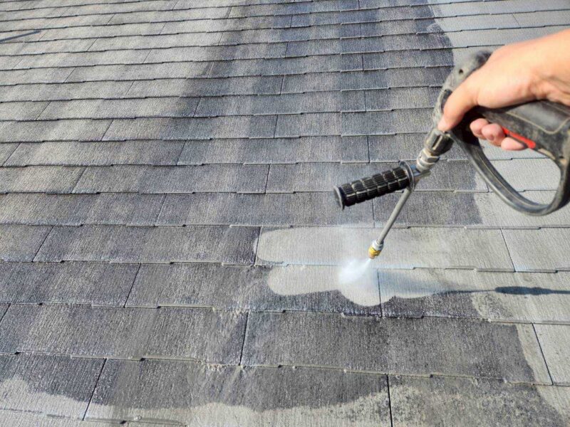 福岡県福岡市東区香住ケ丘のS様邸で外壁のひび割れと屋根の色あせを改善する外壁塗装と屋根塗装工事を行いました。2025年12月13日完成です。【チラシより】