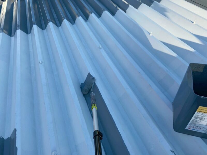 福岡県福岡市博多区博多駅南のSマンション様で、屋根の保護性能を高め外壁の美観を長持ちさせる屋根塗装・外壁クリヤー塗装工事を行いました。2025年12月23日完成です。【HPより】