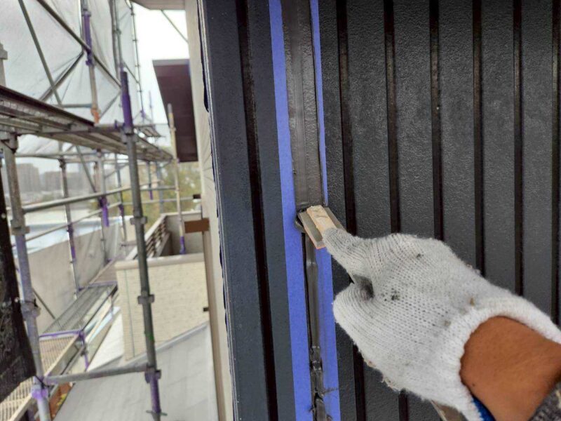 福岡県福岡市東区香住ケ丘のS様邸で外壁のひび割れと屋根の色あせを改善する外壁塗装と屋根塗装工事を行いました。2025年12月13日完成です。【チラシより】