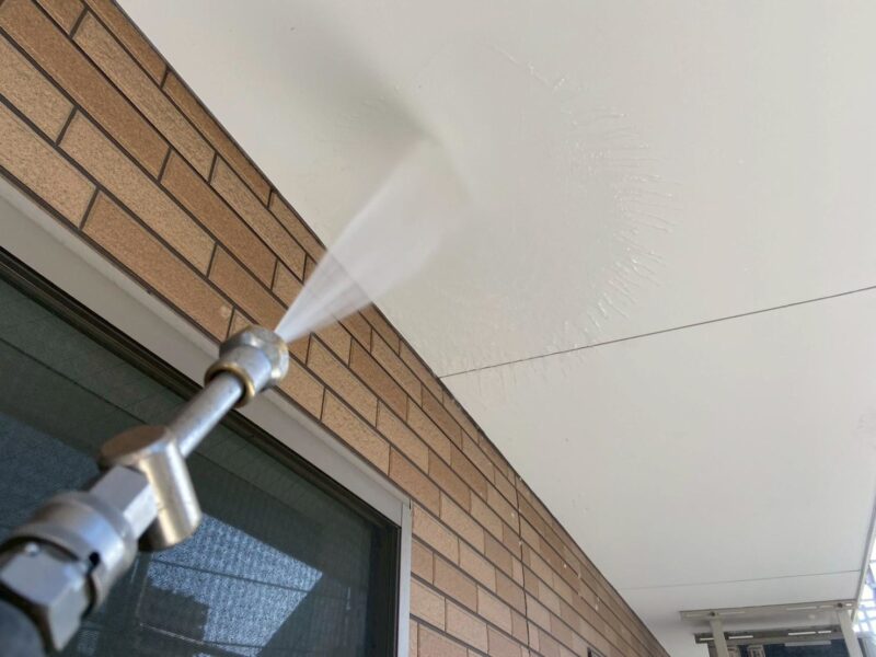 福岡県福岡市博多区博多駅南のSマンション様で、屋根の保護性能を高め外壁の美観を長持ちさせる屋根塗装・外壁クリヤー塗装工事を行いました。2025年12月23日完成です。【HPより】