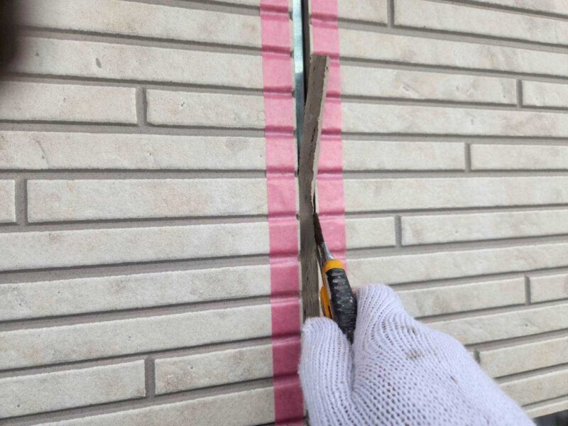 福岡県福岡市東区香住ケ丘のS様邸で外壁のひび割れと屋根の色あせを改善する外壁塗装と屋根塗装工事を行いました。2025年12月13日完成です。【チラシより】