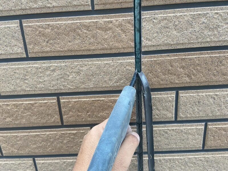 福岡県福岡市博多区博多駅南のSマンション様で、屋根の保護性能を高め外壁の美観を長持ちさせる屋根塗装・外壁クリヤー塗装工事を行いました。2025年12月23日完成です。【HPより】