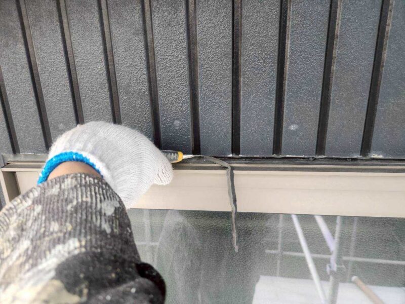 福岡県福岡市東区香住ケ丘のS様邸で外壁のひび割れと屋根の色あせを改善する外壁塗装と屋根塗装工事を行いました。2025年12月13日完成です。【チラシより】