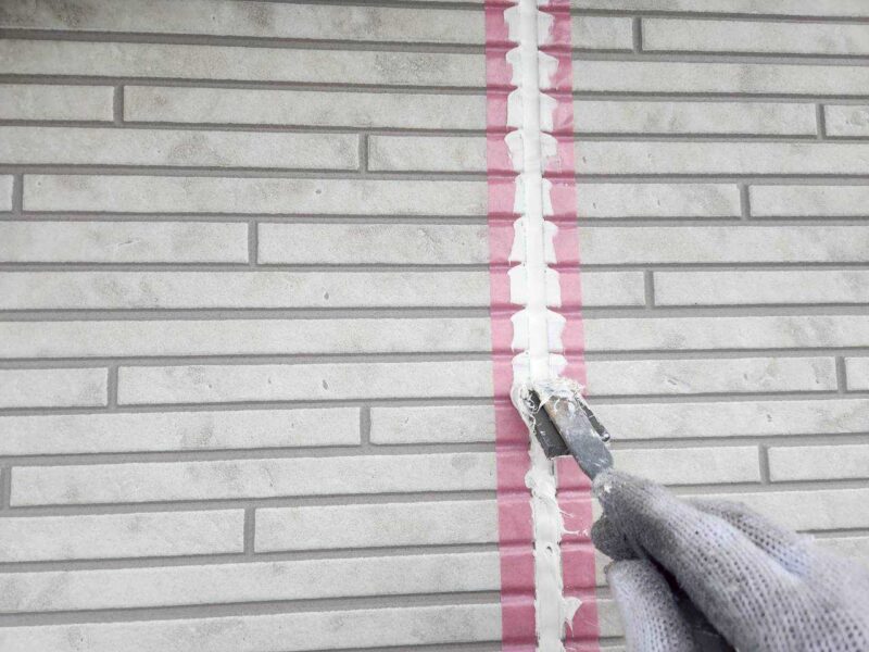 福岡県福岡市東区香住ケ丘のS様邸で外壁のひび割れと屋根の色あせを改善する外壁塗装と屋根塗装工事を行いました。2025年12月13日完成です。【チラシより】