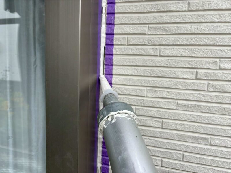 福岡県福岡市東区三苫のT様邸で外壁のひび割れと目地劣化、屋根の色あせを改善する外壁塗装と屋根塗装工事を行いました。2026年1月29日完成です。【HPより】