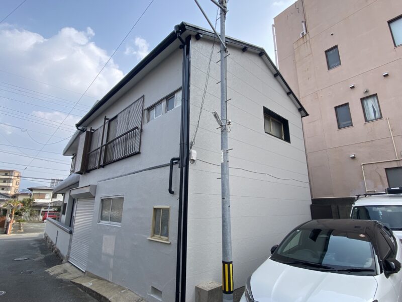 福岡県福岡市城南区飯倉のK様邸で外壁の色あせと屋根の劣化をきれいな外観に整える塗装工事を行いました。2026年1月30日完成です。【HPより】