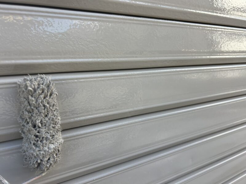 福岡県太宰府市青山のF様邸でシャッター塗装を行いサビ落としから下塗り上塗りまで丁寧に仕上げました!