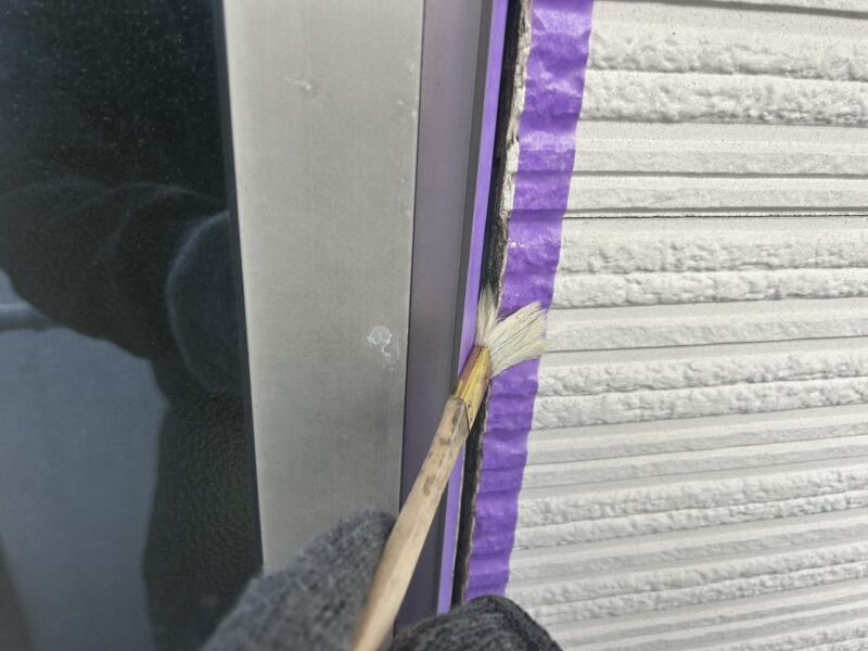 福岡県筑紫野市紫のF様邸で、築15年を迎えた住まいの外壁・屋根・基礎塗装工事を行っています。2026年1月17日着工です。【HPより】