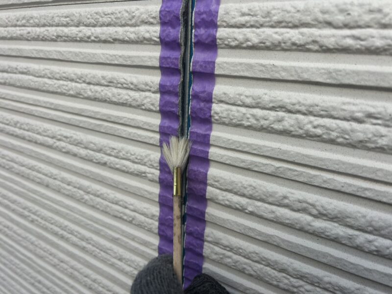 福岡県筑紫野市紫のF様邸で、築15年を迎えた住まいの外壁・屋根・基礎塗装工事を行っています。2026年1月17日着工です。【HPより】