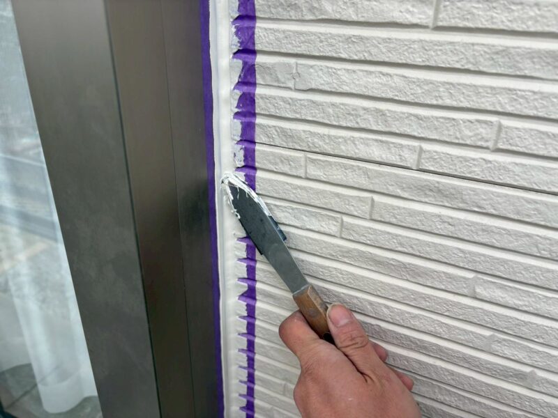 福岡県福岡市東区三苫のT様邸で外壁のひび割れと目地劣化、屋根の色あせを改善する外壁塗装と屋根塗装工事を行いました。2026年1月29日完成です。【HPより】