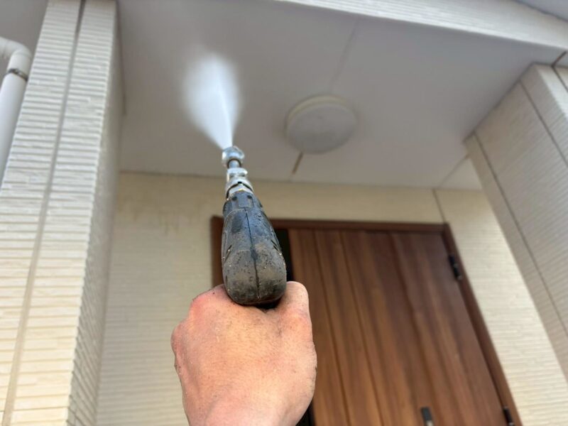 福岡県福岡市東区三苫のT様邸で外壁のひび割れと目地劣化、屋根の色あせを改善する外壁塗装と屋根塗装工事を行いました。2026年1月29日完成です。【HPより】