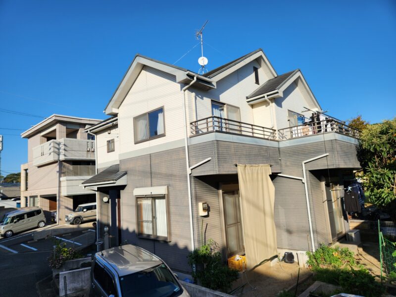 福岡県福岡市東区松崎のY様邸で外壁の劣化とシーリング傷み、屋根の色あせを改善する外壁塗装・屋根塗装工事を行いました。2026年2月3日完成です。【ご来店より】