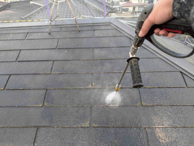 福岡県古賀市花見東のY様邸で外壁のひび割れや屋根の色あせを整え、建物全体をきれいに仕上げる塗装工事を行いました。2026年2月9日着工です。【HPより】