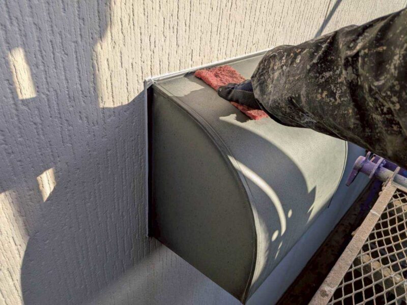 福岡県古賀市花見東のY様邸で外壁のひび割れや屋根の色あせを整え、建物全体をきれいに仕上げる塗装工事を行いました。2026年2月9日着工です。【HPより】