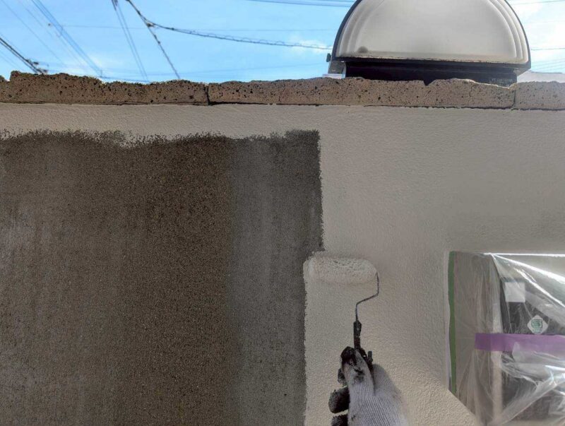 福岡県古賀市花見東のY様邸で外壁のひび割れや屋根の色あせを整え、建物全体をきれいに仕上げる塗装工事を行いました。2026年2月9日着工です。【HPより】