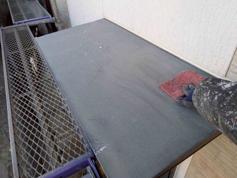 福岡県古賀市花見東のY様邸で外壁のひび割れや屋根の色あせを整え、建物全体をきれいに仕上げる塗装工事を行いました。2026年2月9日着工です。【HPより】